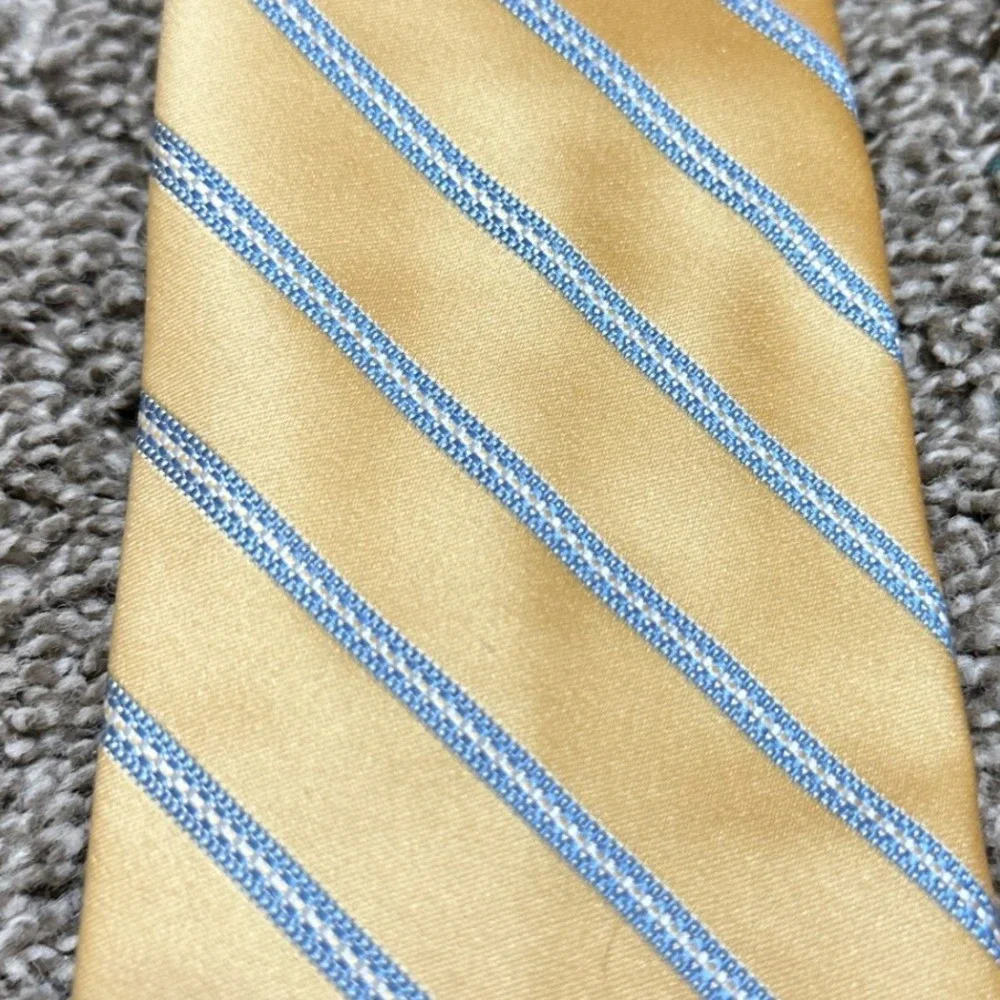 Brooks Brothers Makers and Merchants Necktie Mens Yellow Blue Stripe Silk USA